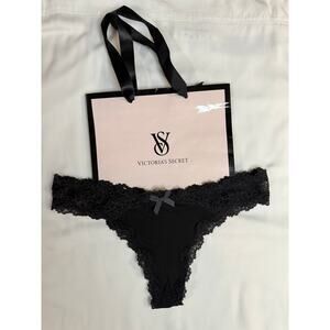 Victoria’s Secret Vintage Second Skin Lace Thong – Black – Size XS – 2015
